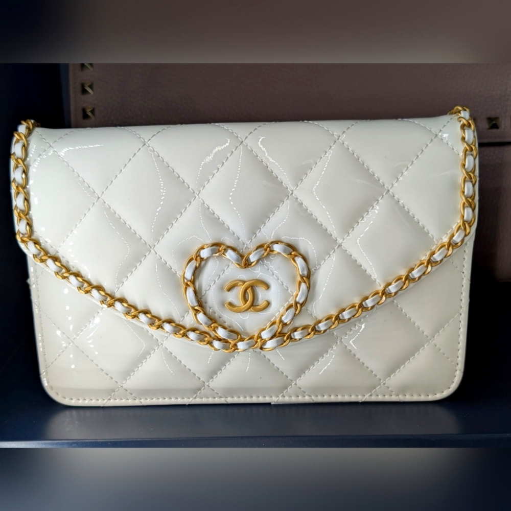 CHANEL PATENT CROSSBODY BAG
